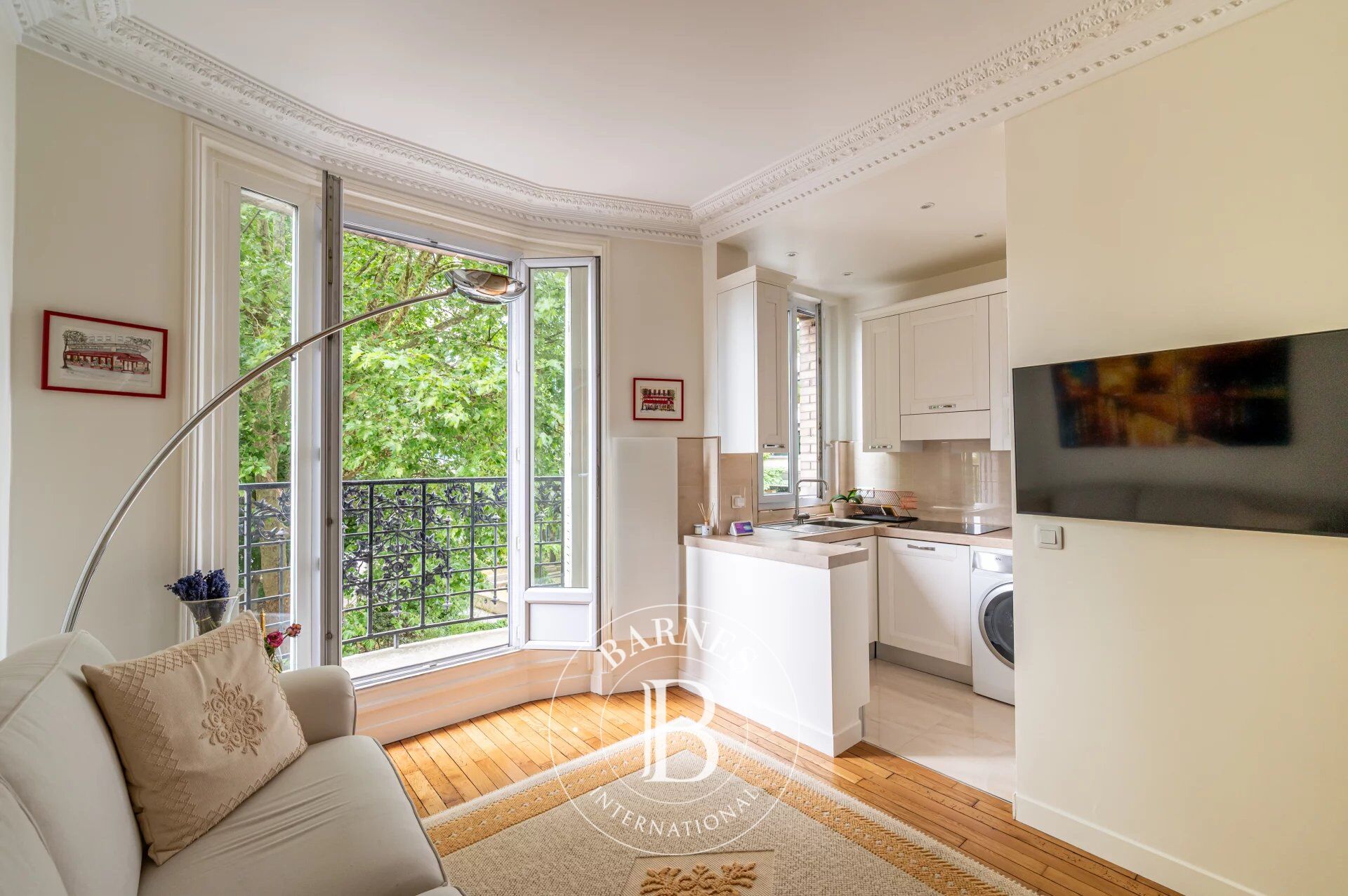 Neuilly-Pont de Neuilly - 1 to 2-bed apartment - Near the shops and public transport services - Highly optimised floor plan - picture 3