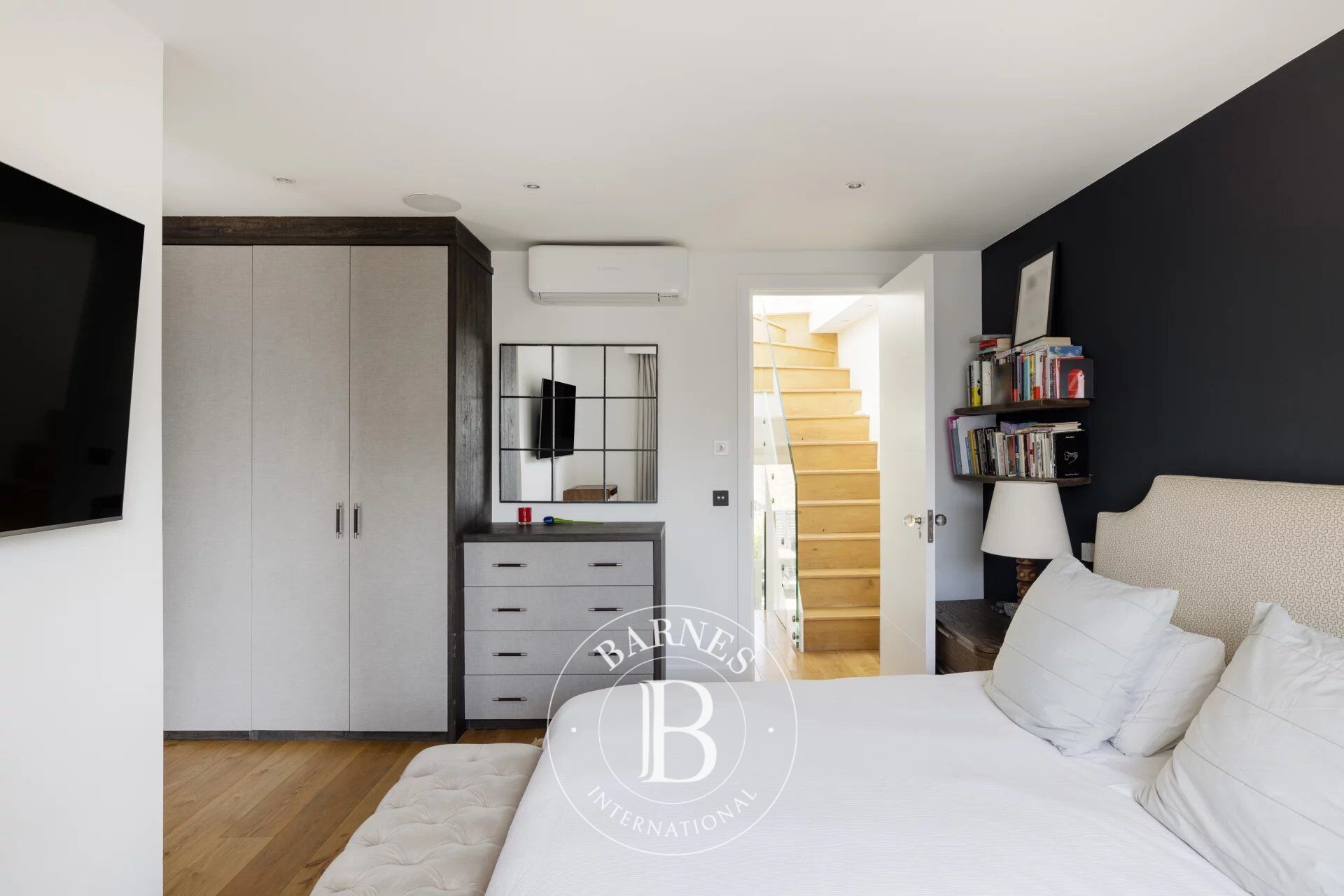 Daire London - picture 8