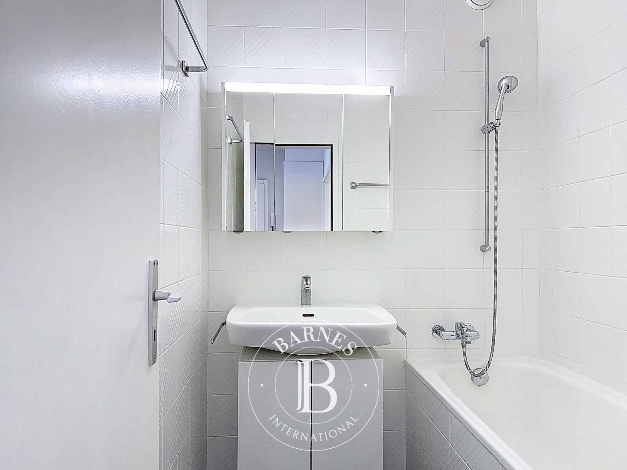 Daire Gland - picture 10