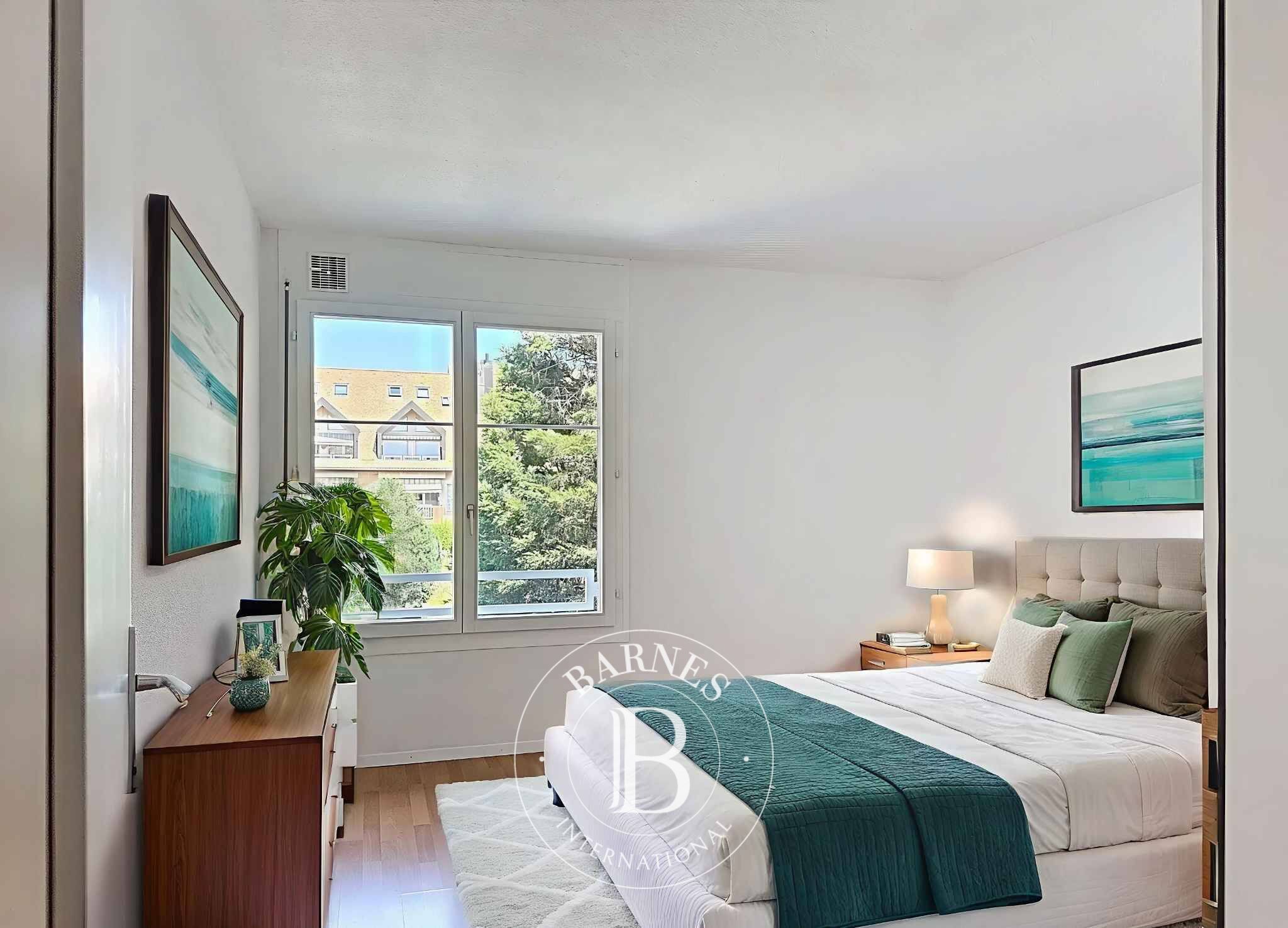 Daire Gland - picture 7