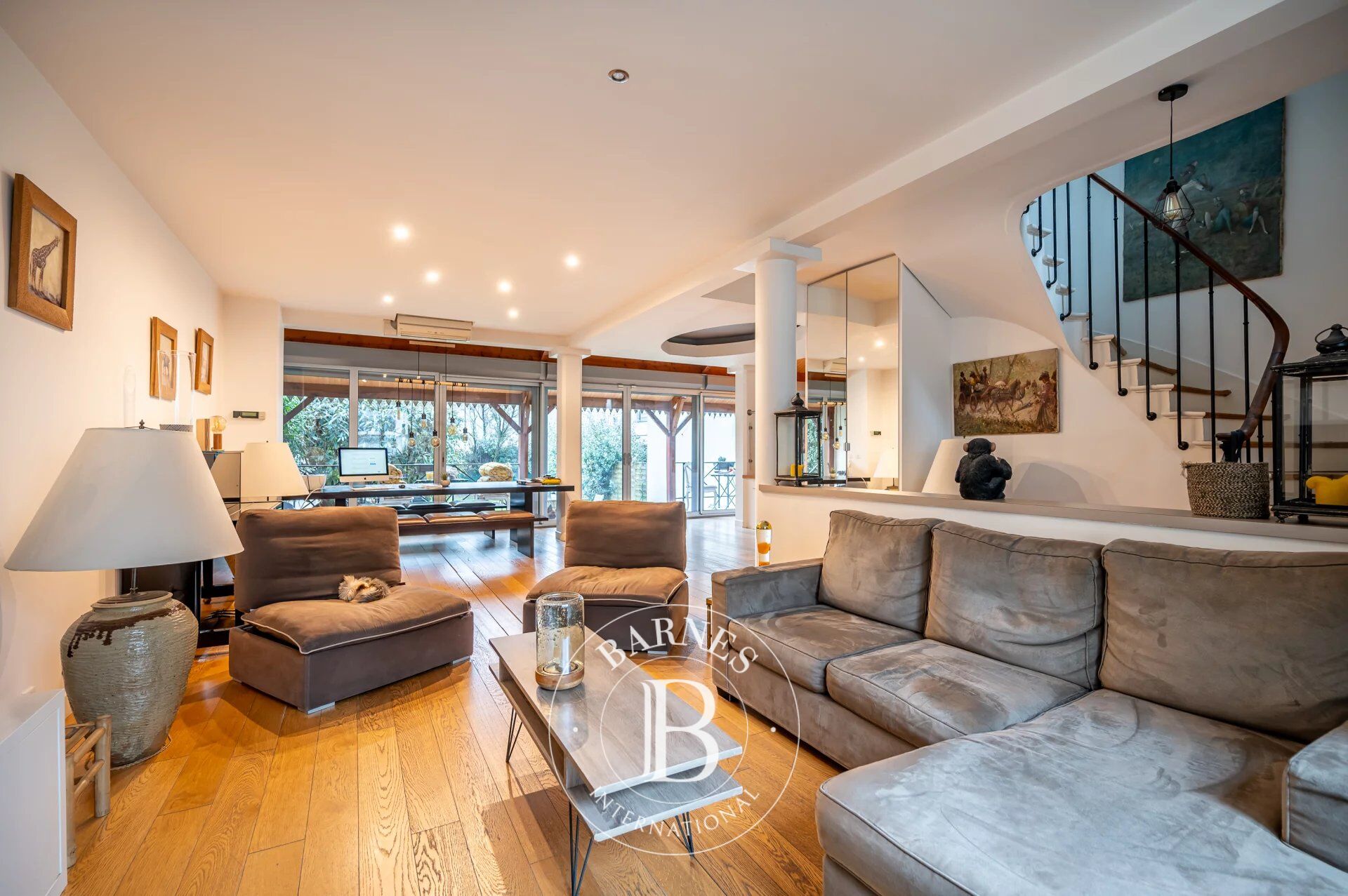 LA GARENNE COLOMBES FAMILY HOUSE WITH GARDEN - picture 1