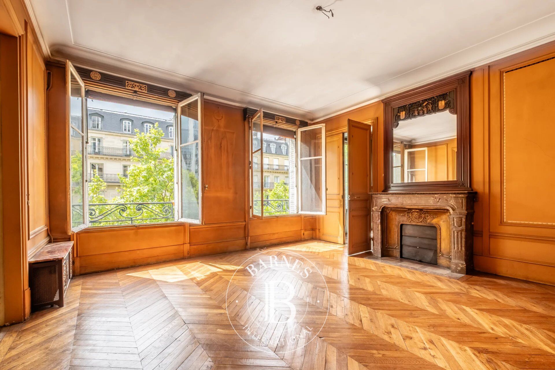 Paris 6 - Vavin district / Jardin du Luxembourg - Reception and family apartment - Bright - Upper floor - 4 to 5 bedrooms - picture 3