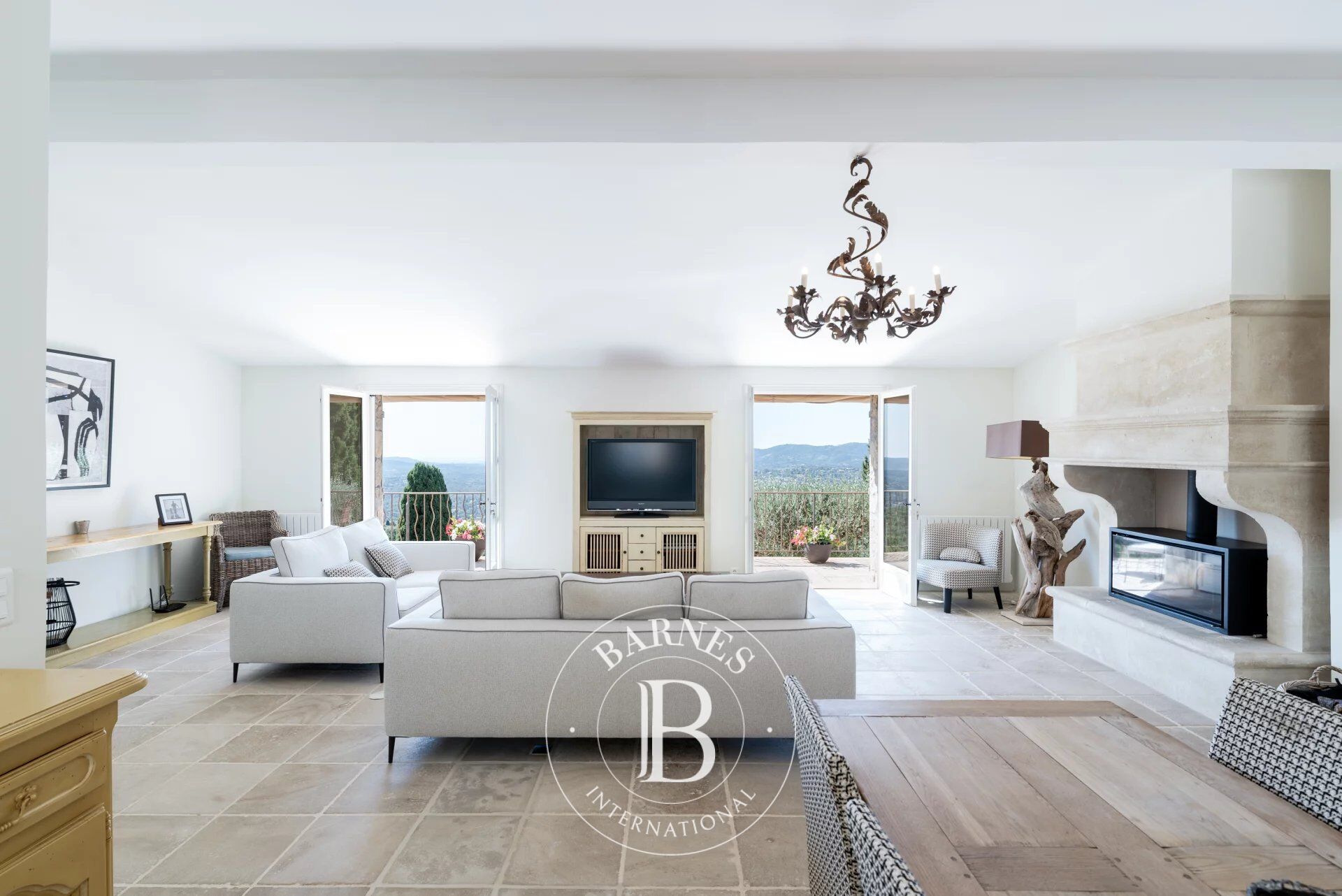 EXCLUSIVITÉ Spéracèdes - Villa  provençale entièrement rénovée vue panoramique - 5 chambres - picture 3