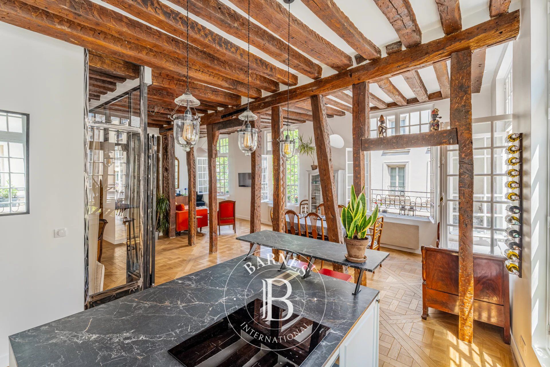 Vente Appartement - Paris 4 - 2/3 chambres - Lumineux - Calme - Vue Beaubourg - Exclusivité - Off Market - picture 1