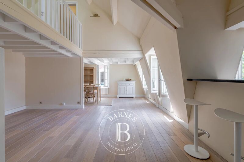 Paris 5 - Quartier Panthéon, jardin du Luxembourg - Top floor - 4-room apartment