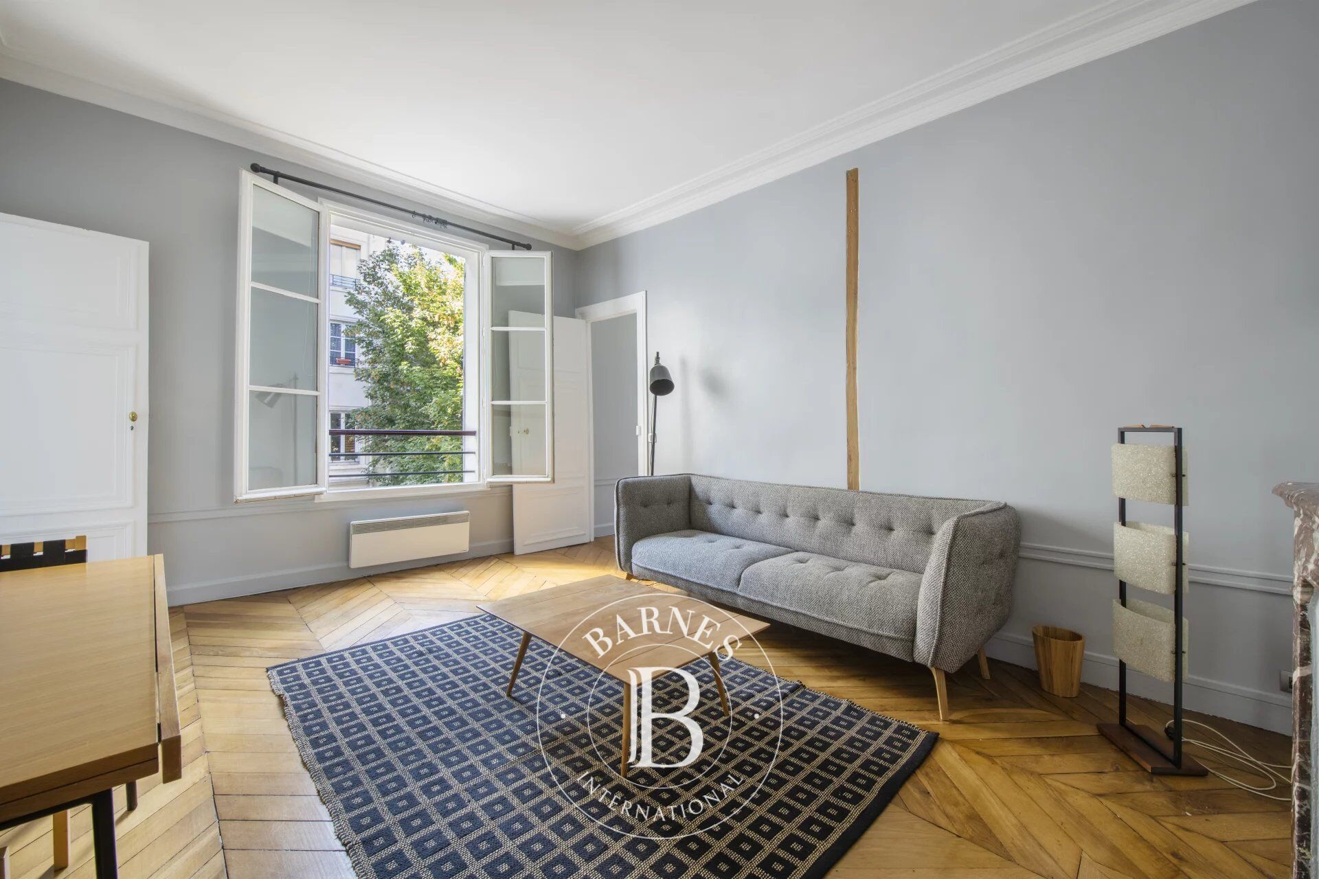 Piso Paris 6ème - picture 1