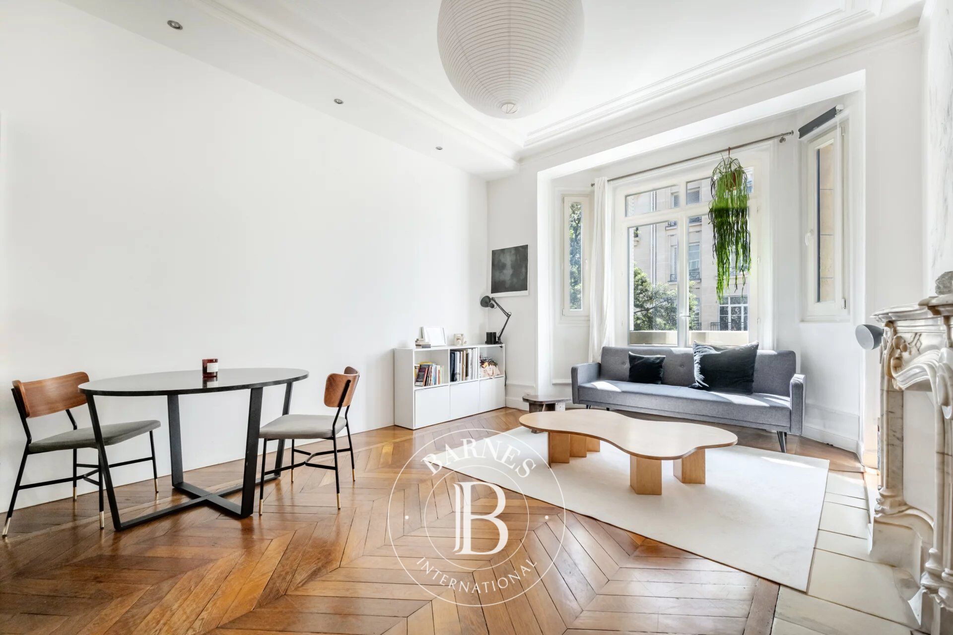 Apartment for sale - Paris 3 - Rambuteau - 2 bedrooms - Great volume - Natural light - Lift - picture 3