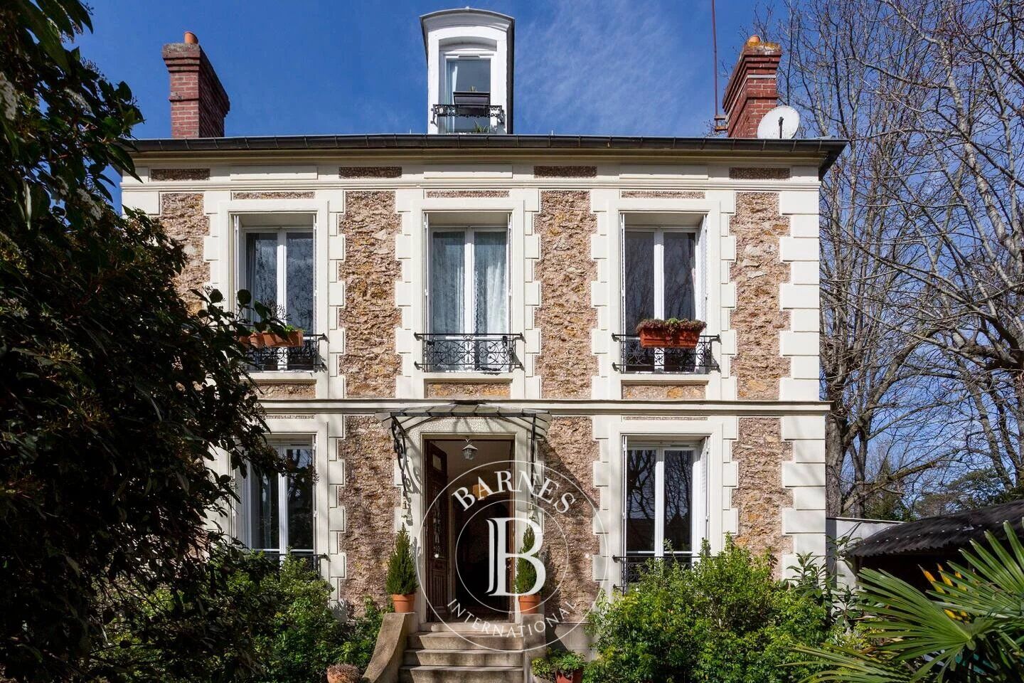 Ris-Orangis (91) - 19th-century bourgeois house - Wooden terrace with two Nordic baths - picture 1