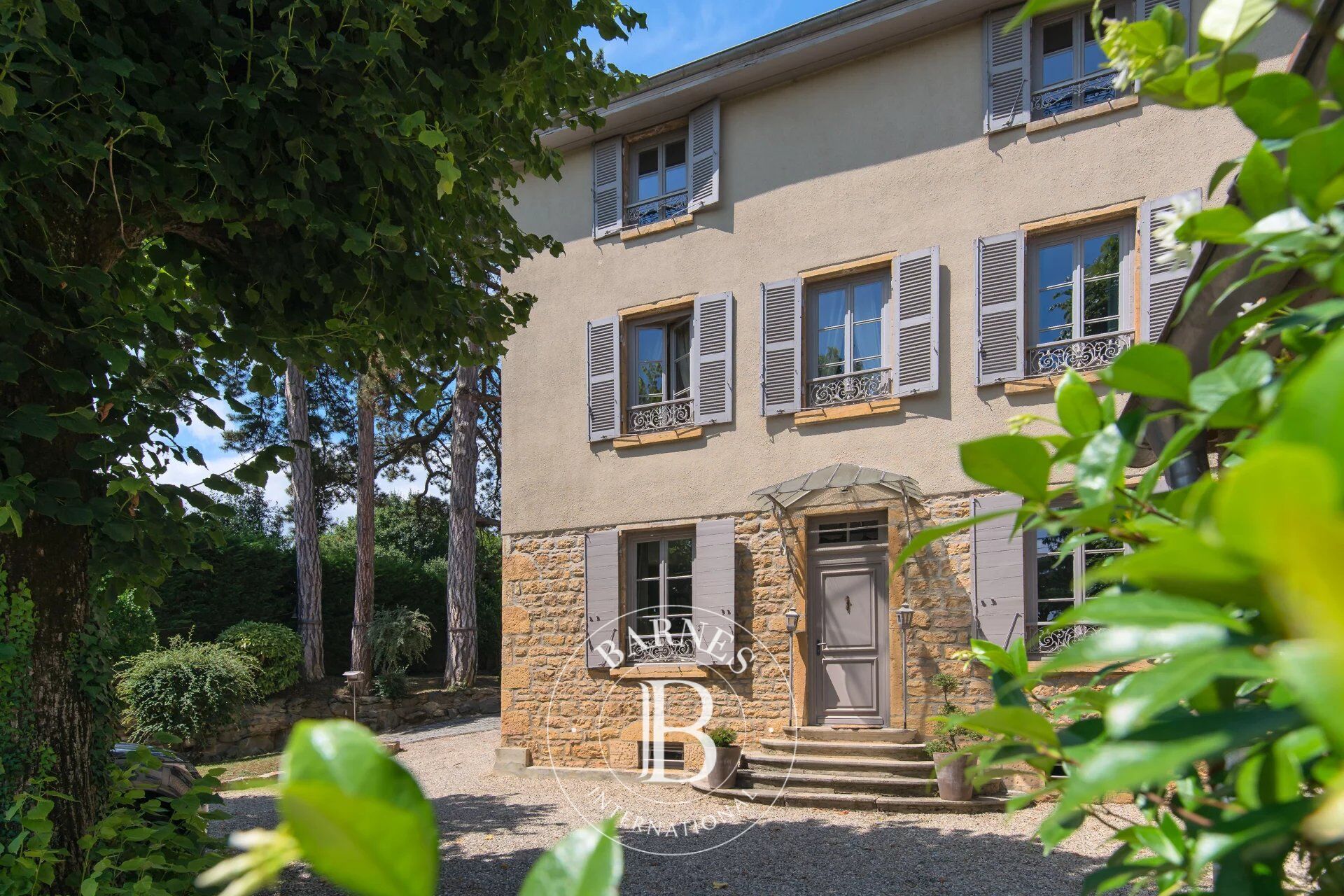 St Cyr-Au-Mont-D'Or - House of approximately 350 sqm - Land of 1811 sqm - 7 Bedrooms - Swimming pool - picture 1