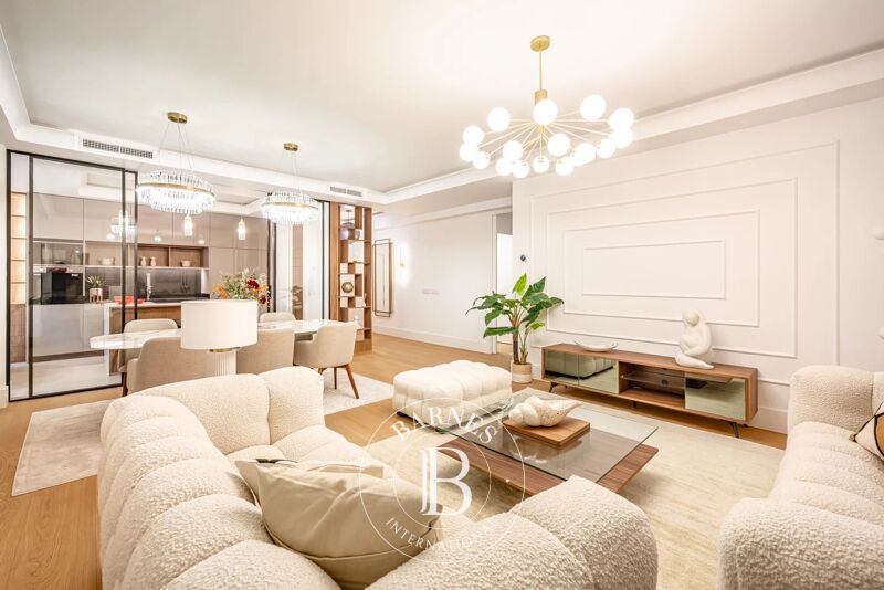 Lumière, Élégance et Fluidité à Salamanca Goya