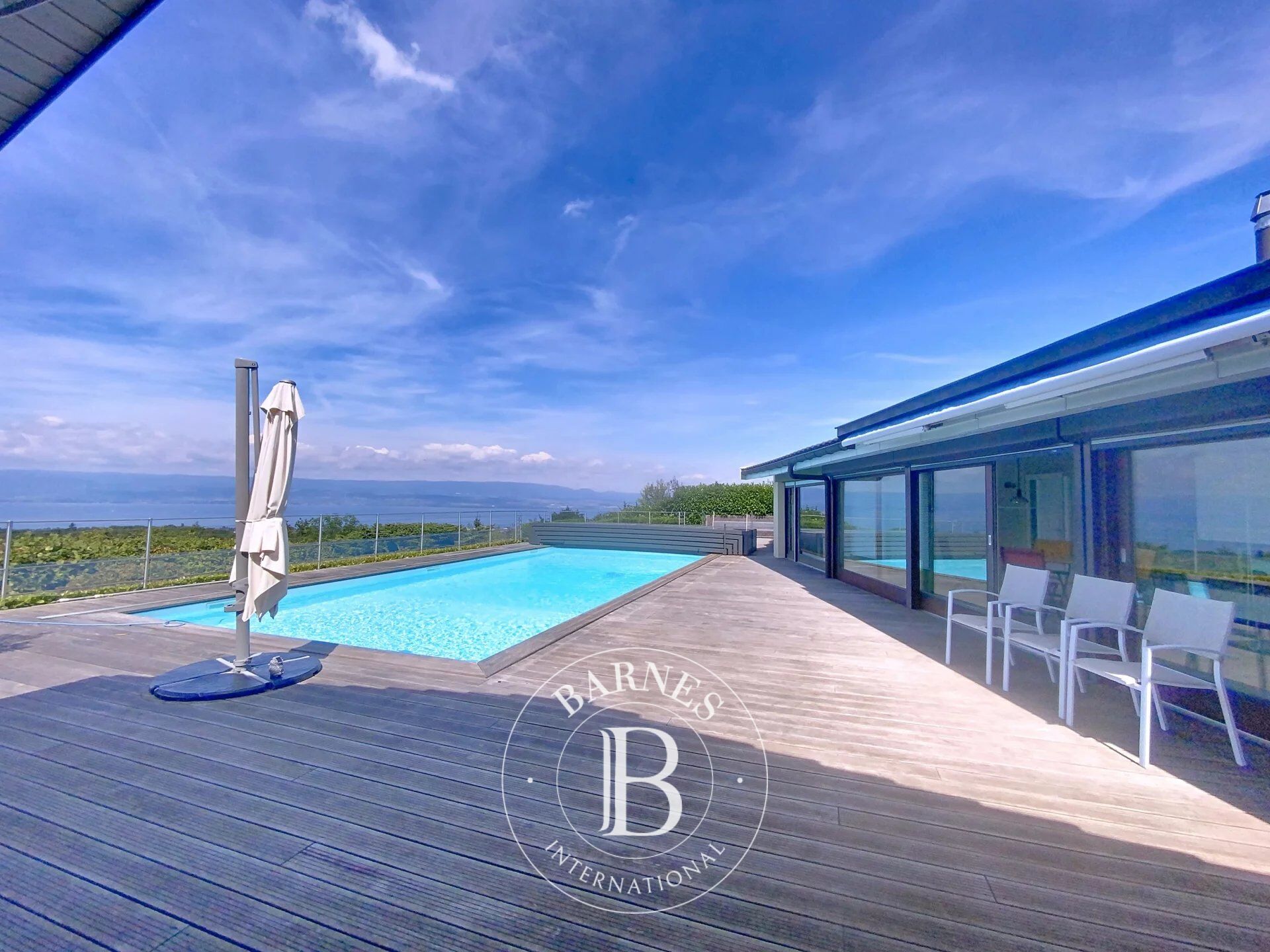 Armoy - Villa de 163 m² - Vue lac panoramique - Piscine - 2 chambres - picture 1