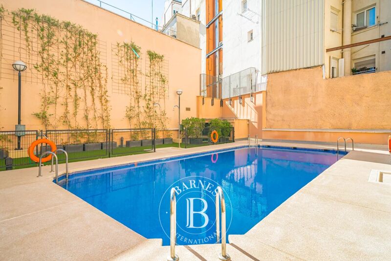 Paix, lumière et piscine en plein cœur de Madrid–Malasaña