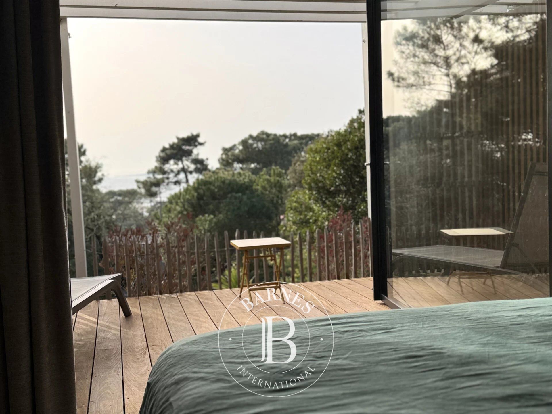 VILLA DE CHARME AVEC VUE SUR LE BASSIN, 5 CHAMBRES, AU PYLA-SUR-MER - picture 1