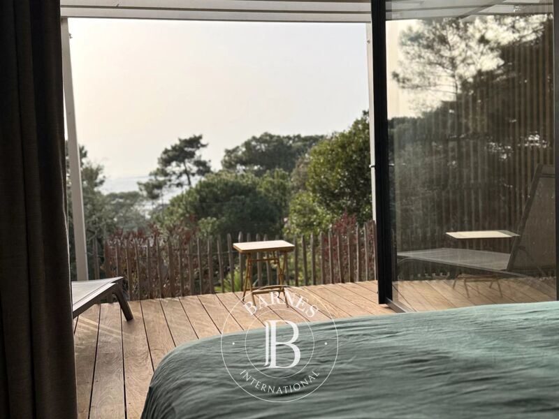 VILLA DE CHARME AVEC VUE SUR LE BASSIN, 5 CHAMBRES, AU PYLA-SUR-MER