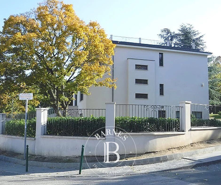 Office Building for Rent in District XII - Orbánhegy - picture 1