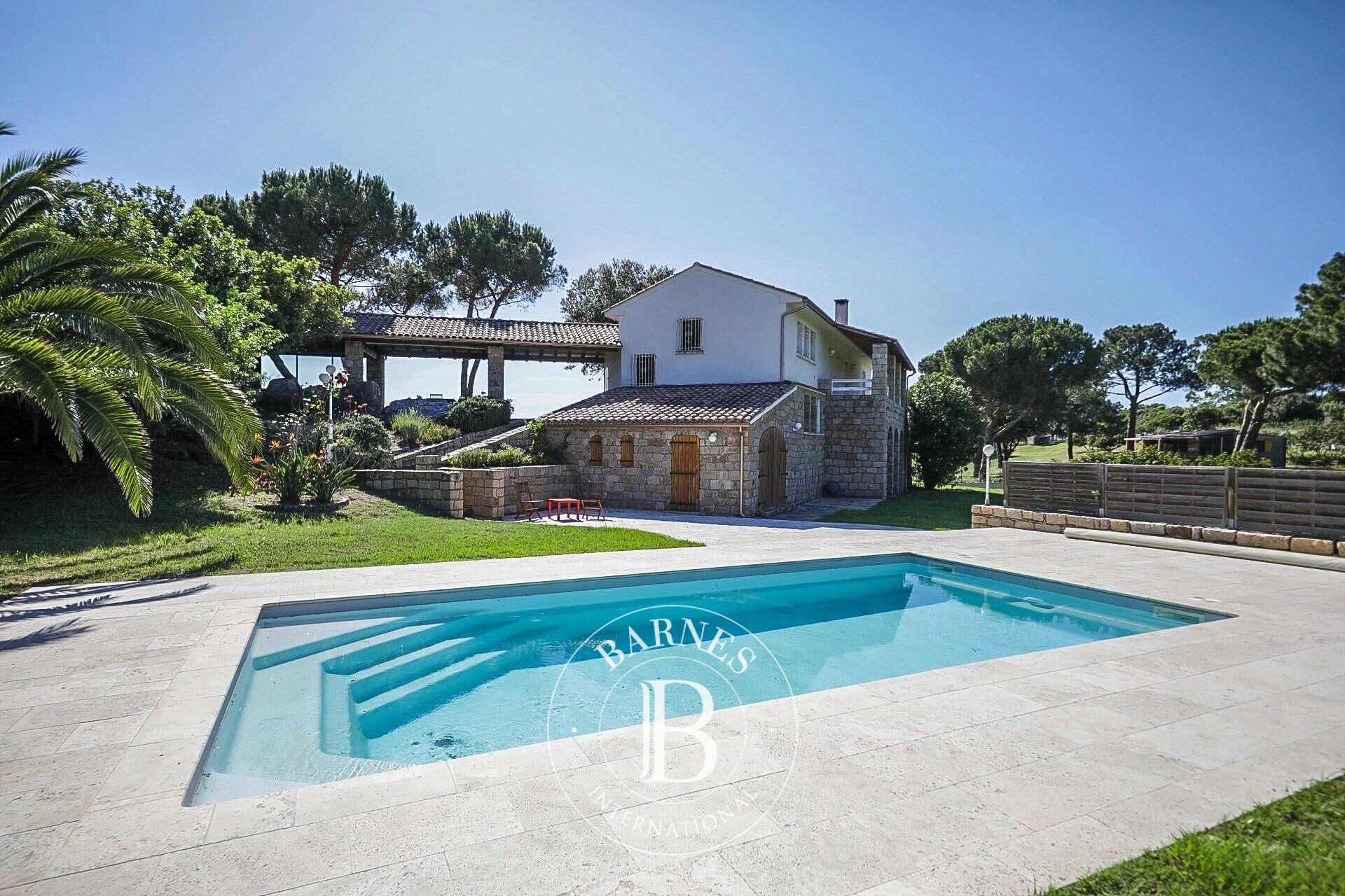 Nord d'Ajaccio, Tiuccia, villa, 5 chambres, piscine, vue mer panoramique, plage à pieds - picture 2