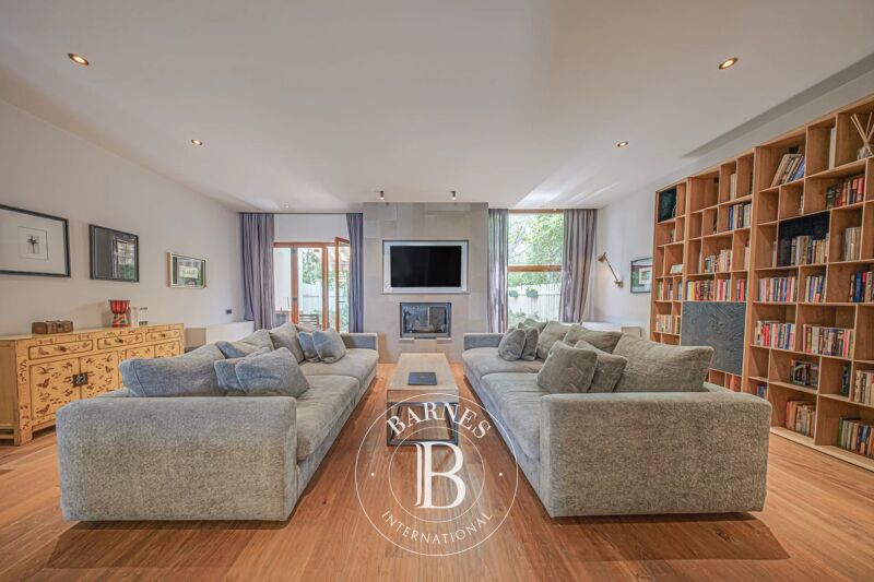 Designer furnished terraced house with yard in the foothills of Vitosha