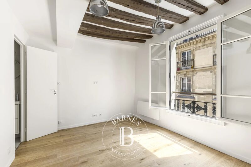 Apartment for sale - Paris 3 - Rue du Pont aux Choux - Studio apartment - Renovated