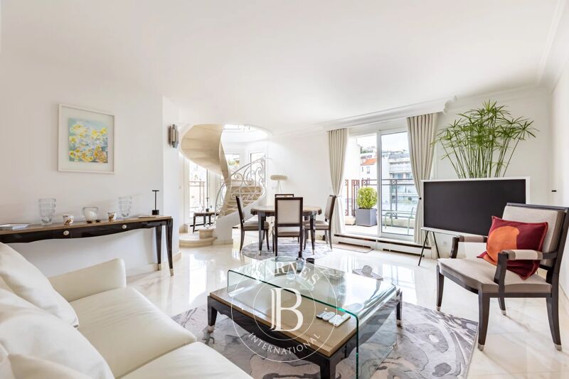 Paris 16 - Trocadéro / Scheffer - Duplex atypique - Vue tour Eiffel - Climatisation