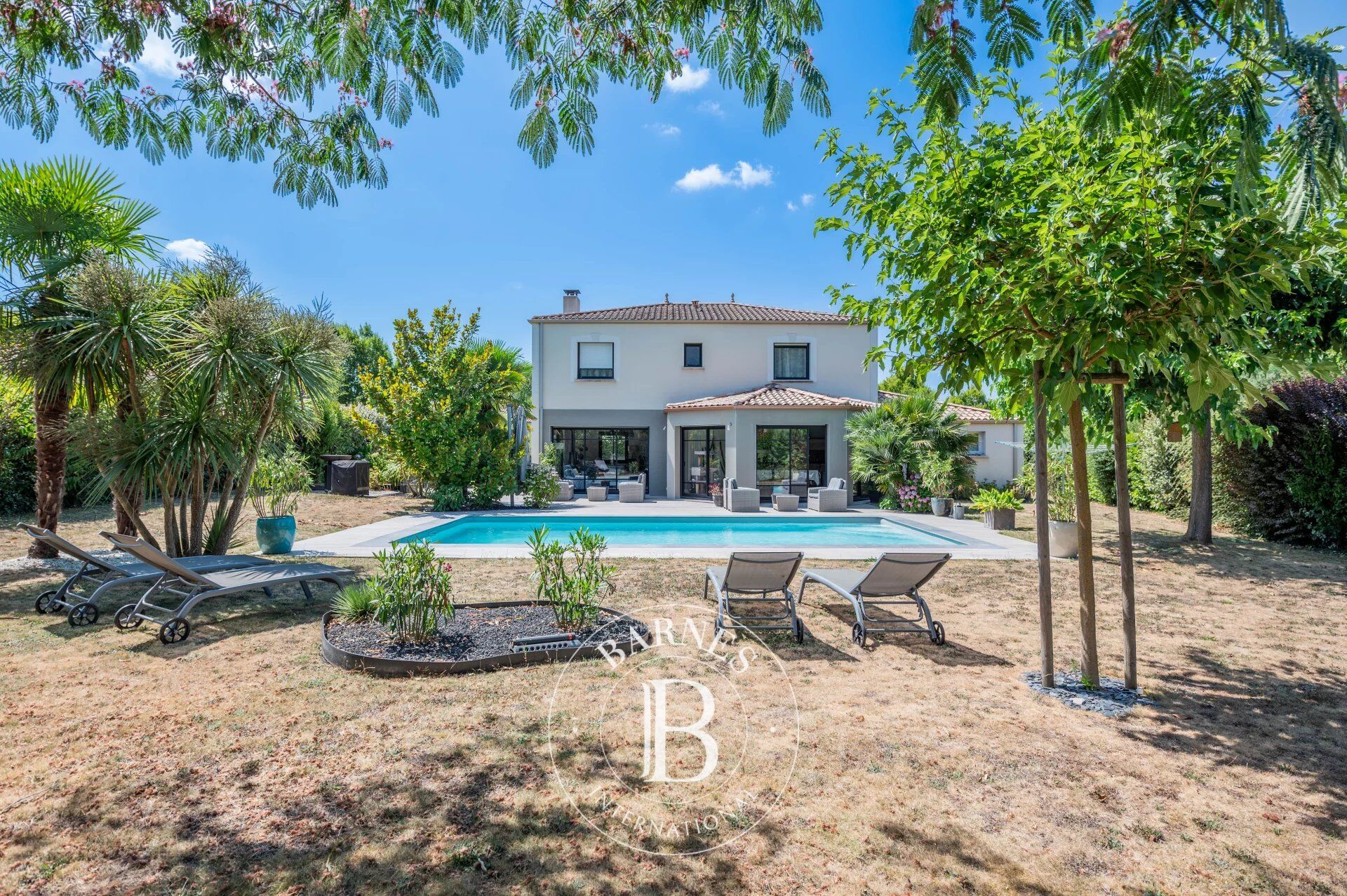 NANTES HAUTE-GOULAINE - 5-bedroom family home with swimming pool and large garden - picture 1