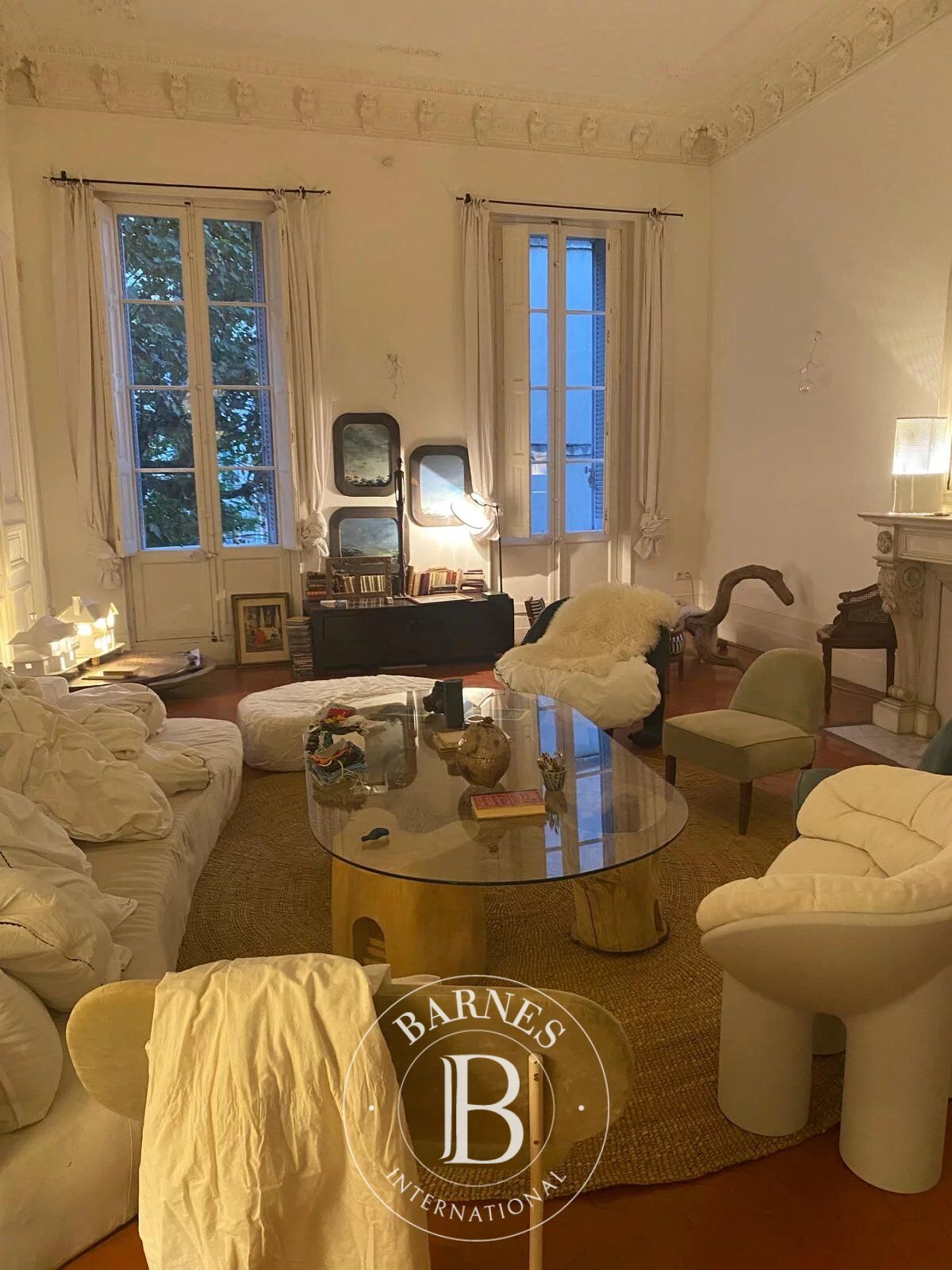 Location meublée – Palais de Justice - Appartement familial - 5 chambres - Balcon - picture 1