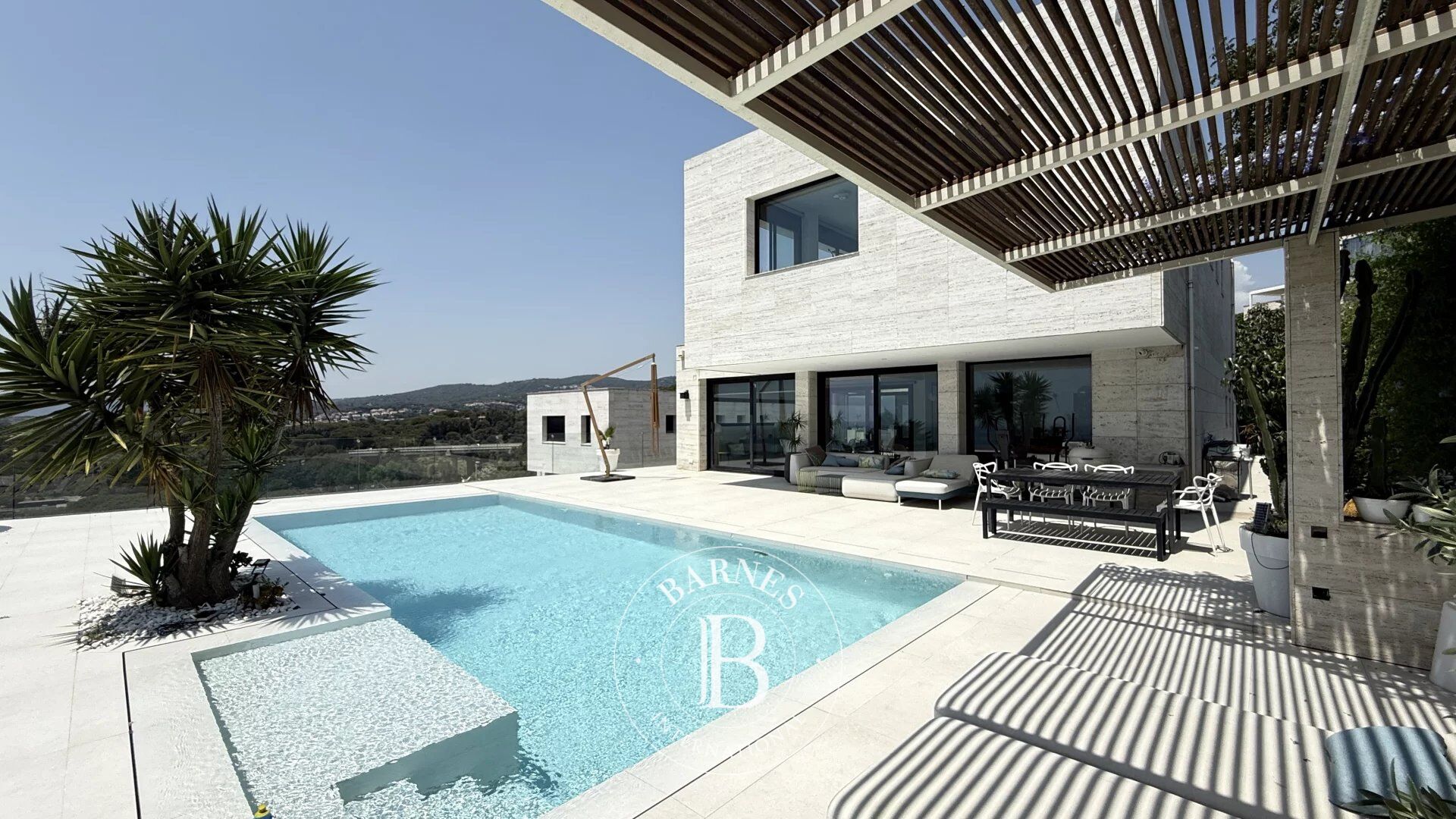 Espectacular casa en venta en Sant Vicenç de Montalt, Barcelona. - picture 1