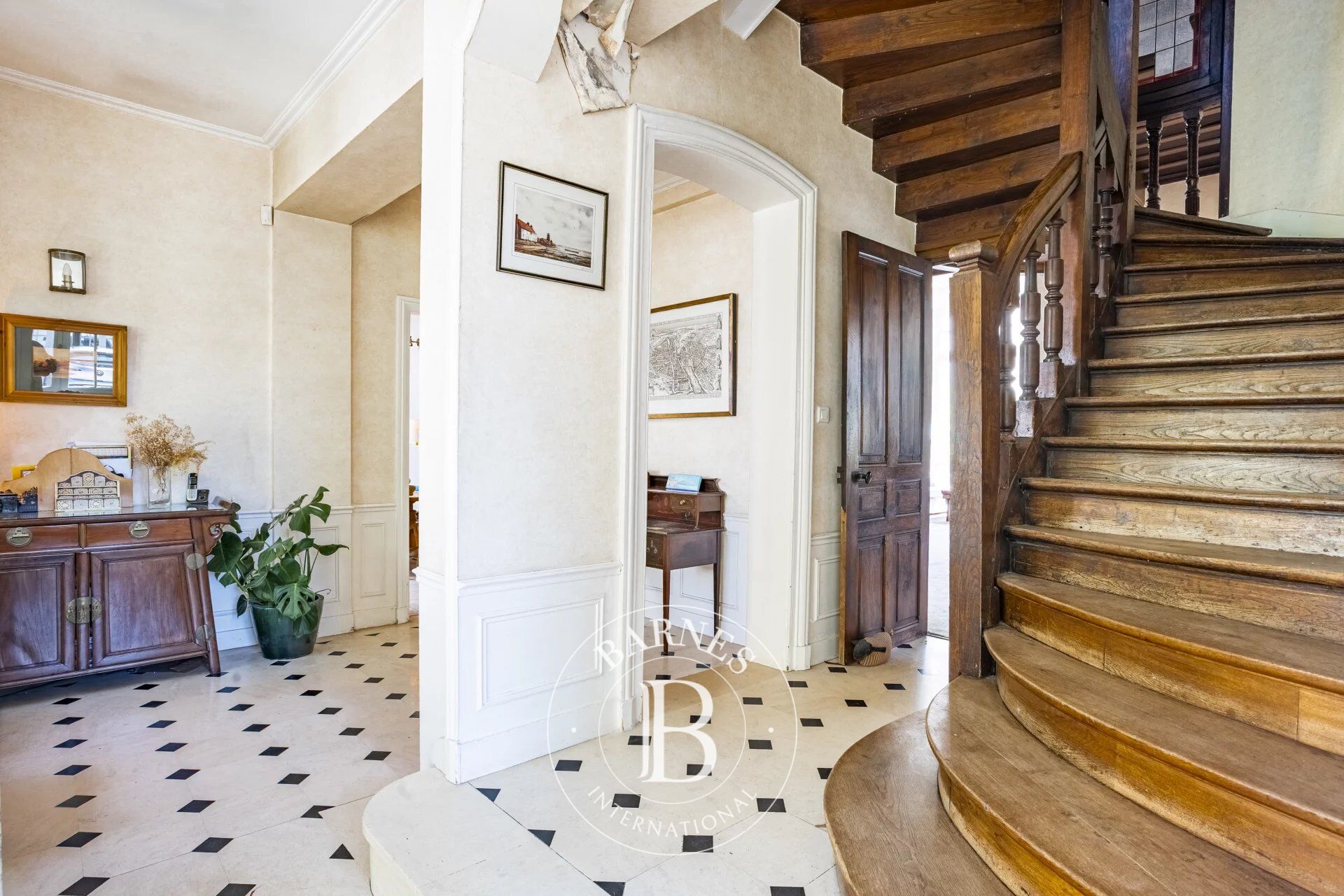 VILLENNES-SUR-SEINE - RESTORED HOUSE WITH CHARACTER - GARDEN - POOL - picture 3