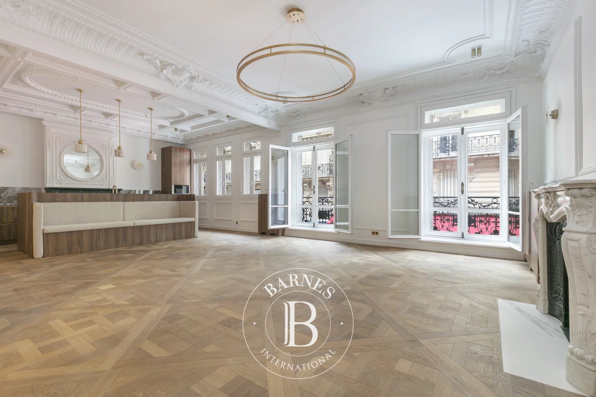 Paris 8th - Triangle d'Or George V - Luxuriously renovated apartment - 3 bedrooms - picture 1