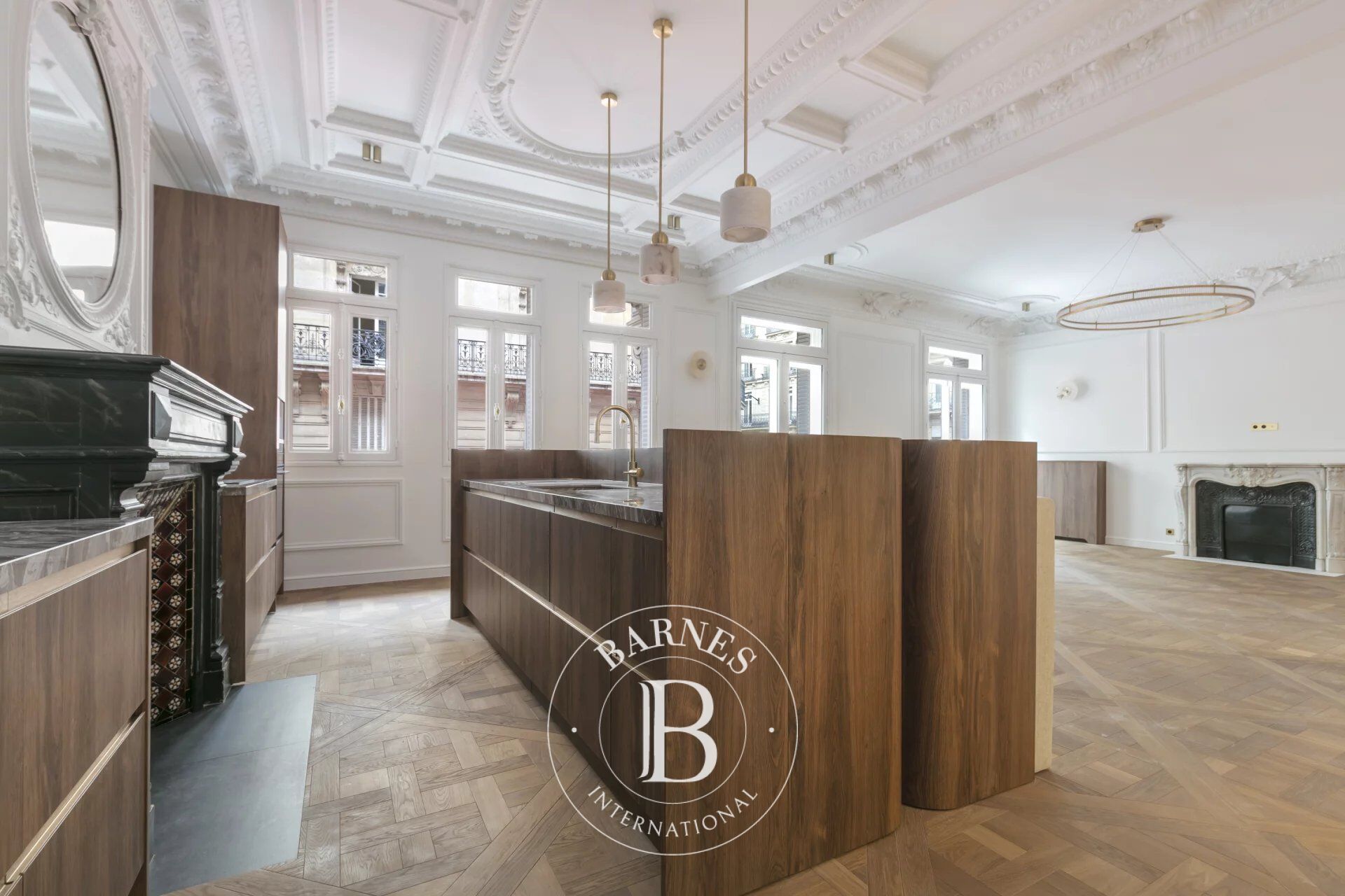 Paris 8th - Triangle d'Or George V - Luxuriously renovated apartment - 3 bedrooms - picture 3