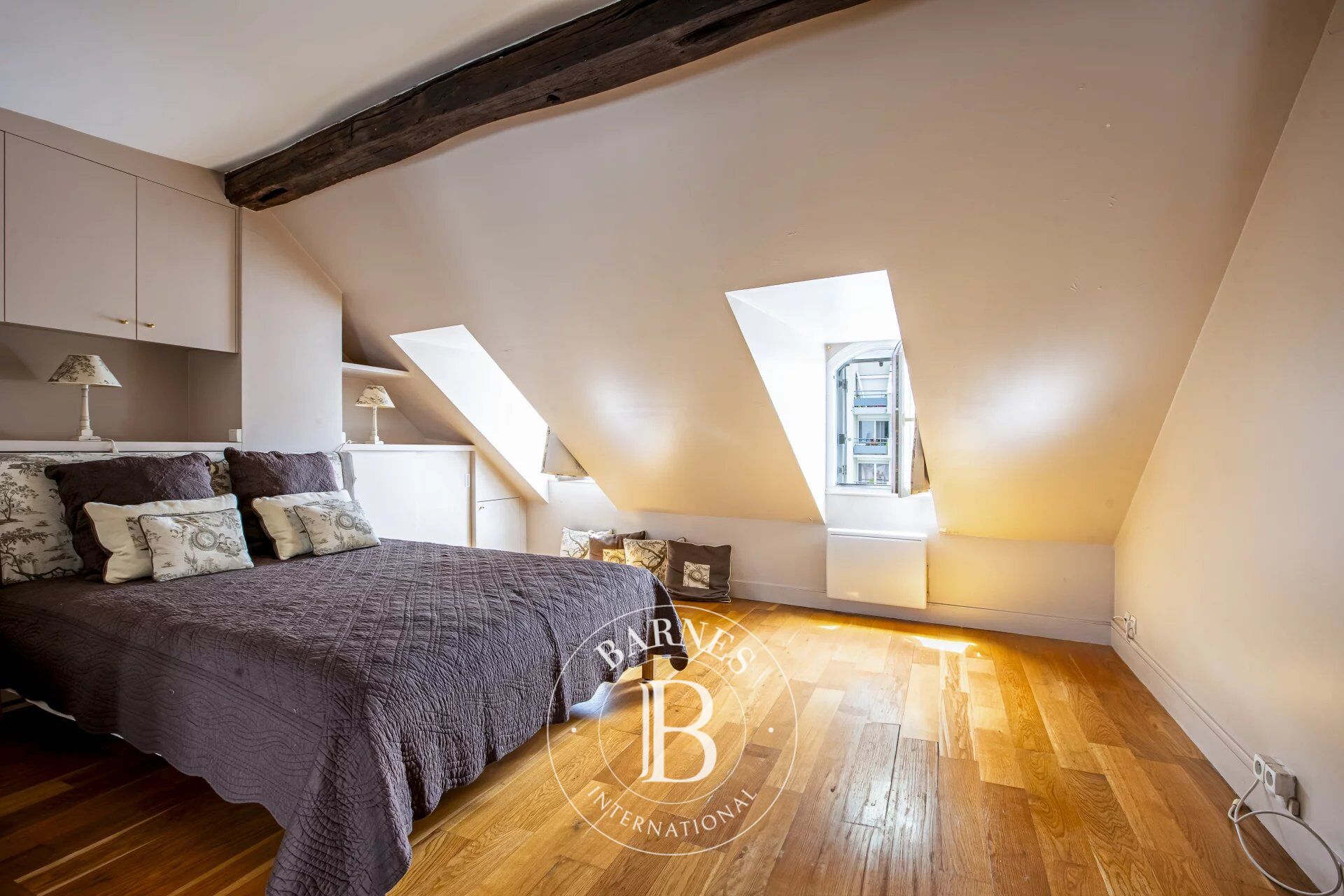 Piso Paris 3ème - picture 2