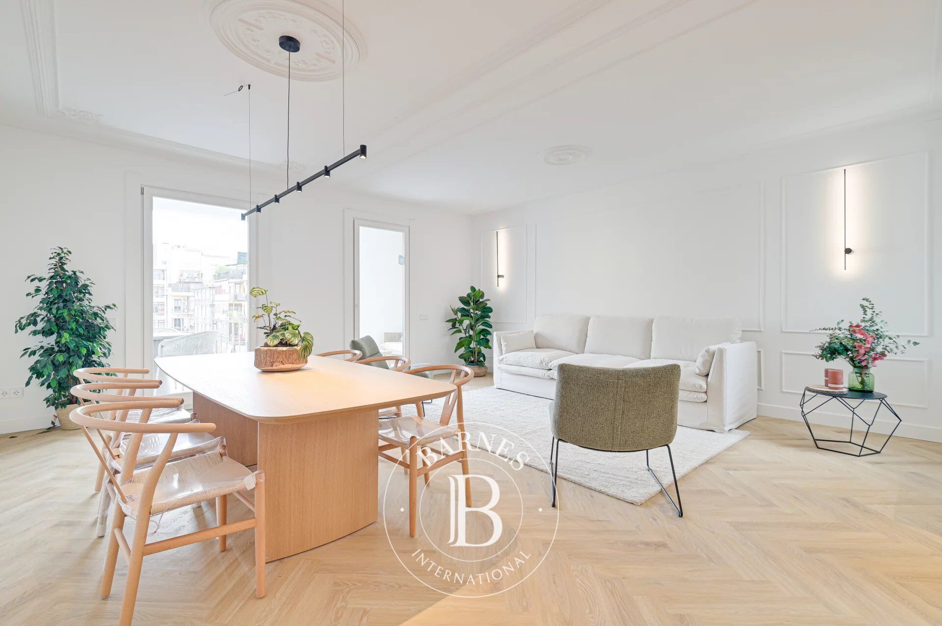 Appartement élégant récemment rénové dans la Dreta de l'Eixample - picture 2