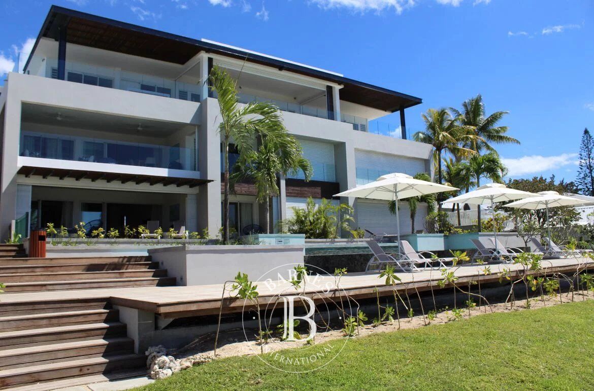 POINTE AUX CANONNIERS - Beachfront apartment with 3 bedrooms. - picture 3