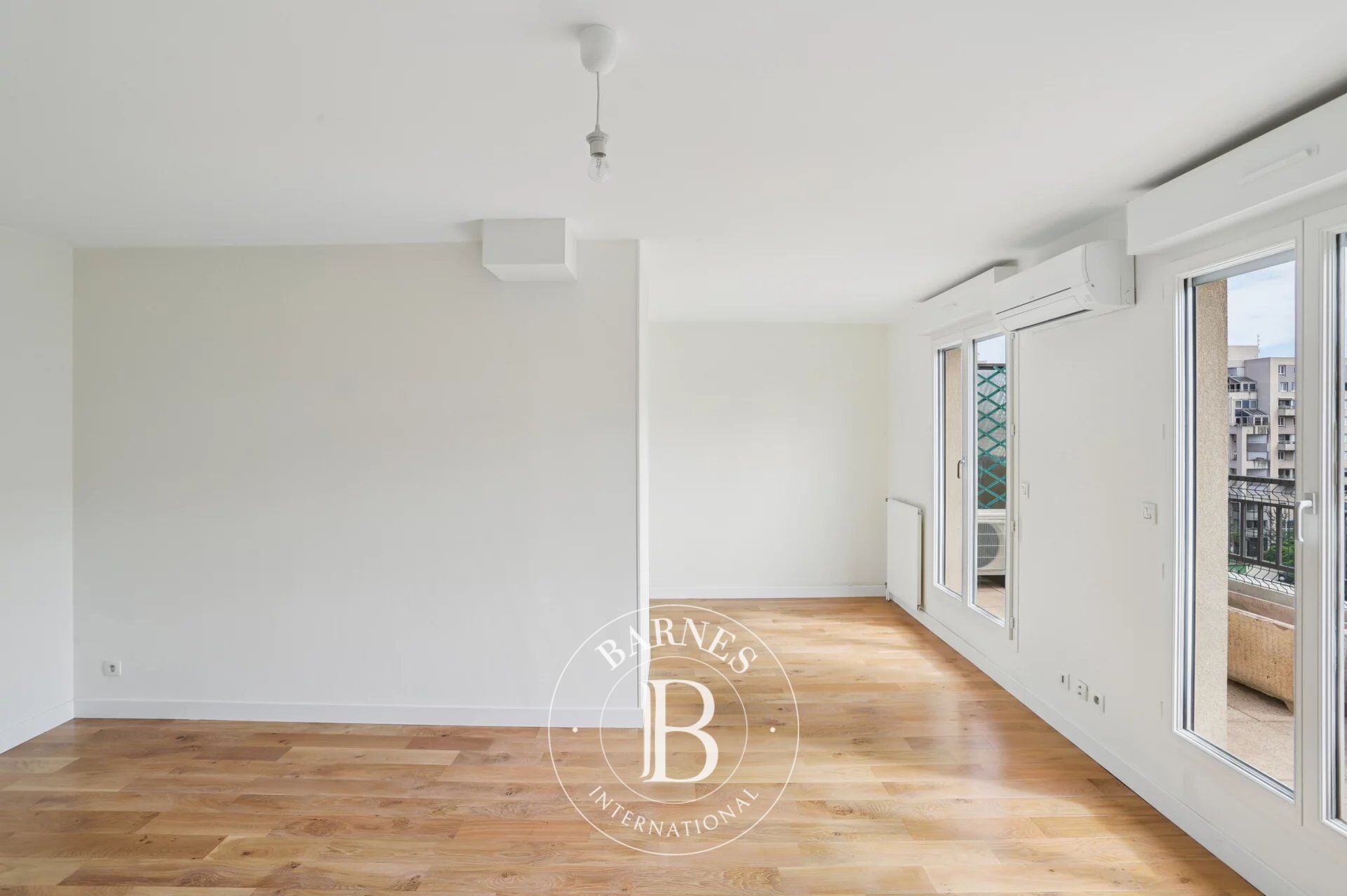 Lyon 4 - Hénon - 76.33 sqm apartment - Terrace - Cellar - Garages  - 2 Bedrooms - picture 1