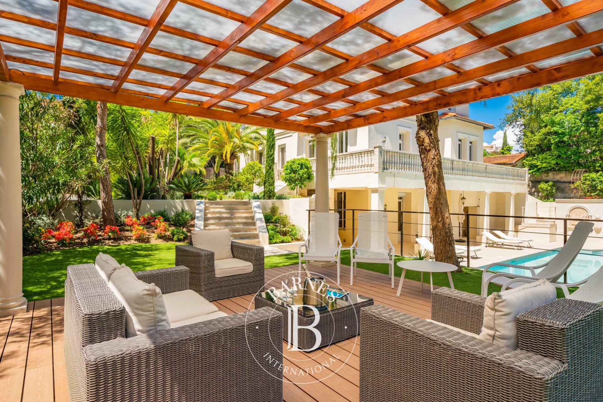 CANNES CENTRE - MAJESTUEUSE DEMEURE - 10 CHAMBRES - picture 3