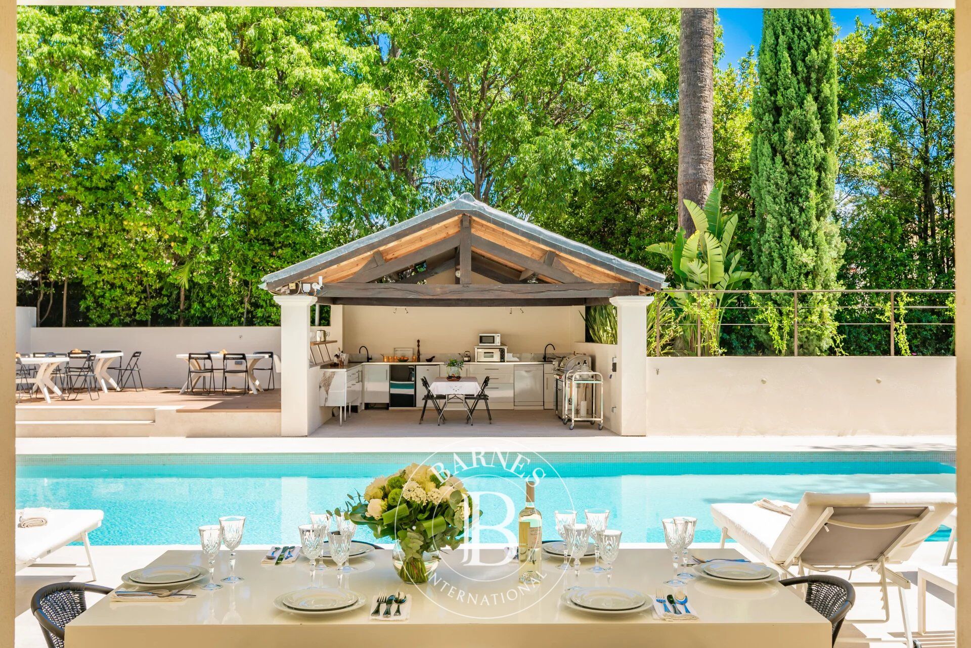 CANNES CENTRE - MAJESTUEUSE DEMEURE - 10 CHAMBRES - picture 2