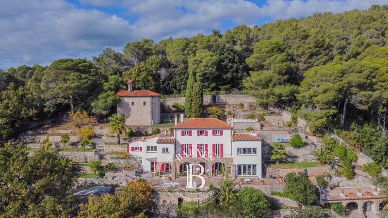 Grasse – Exceptionnelle propriété vue panoramique – 5 chambres