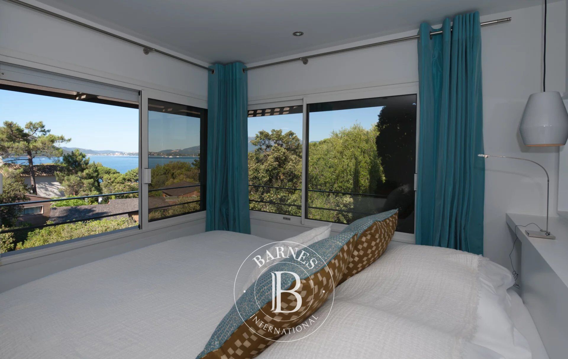 Porto-Vecchio, Domaine de Cala Rossa, villa 7 chambres, piscine, plage à pied - picture 2