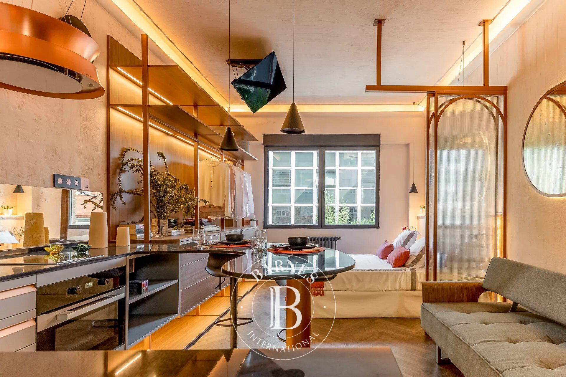 Luxurious Pied-à-Terre in El Viso: 10 Minutes from IE University - picture 3