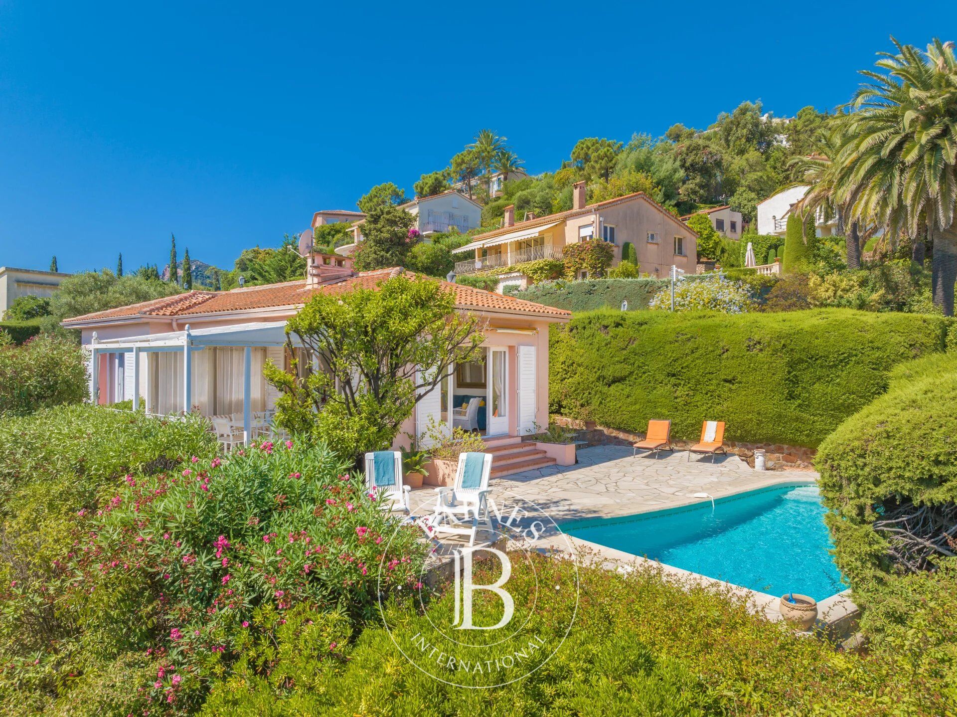 Villa Saint-Raphaël - picture 10