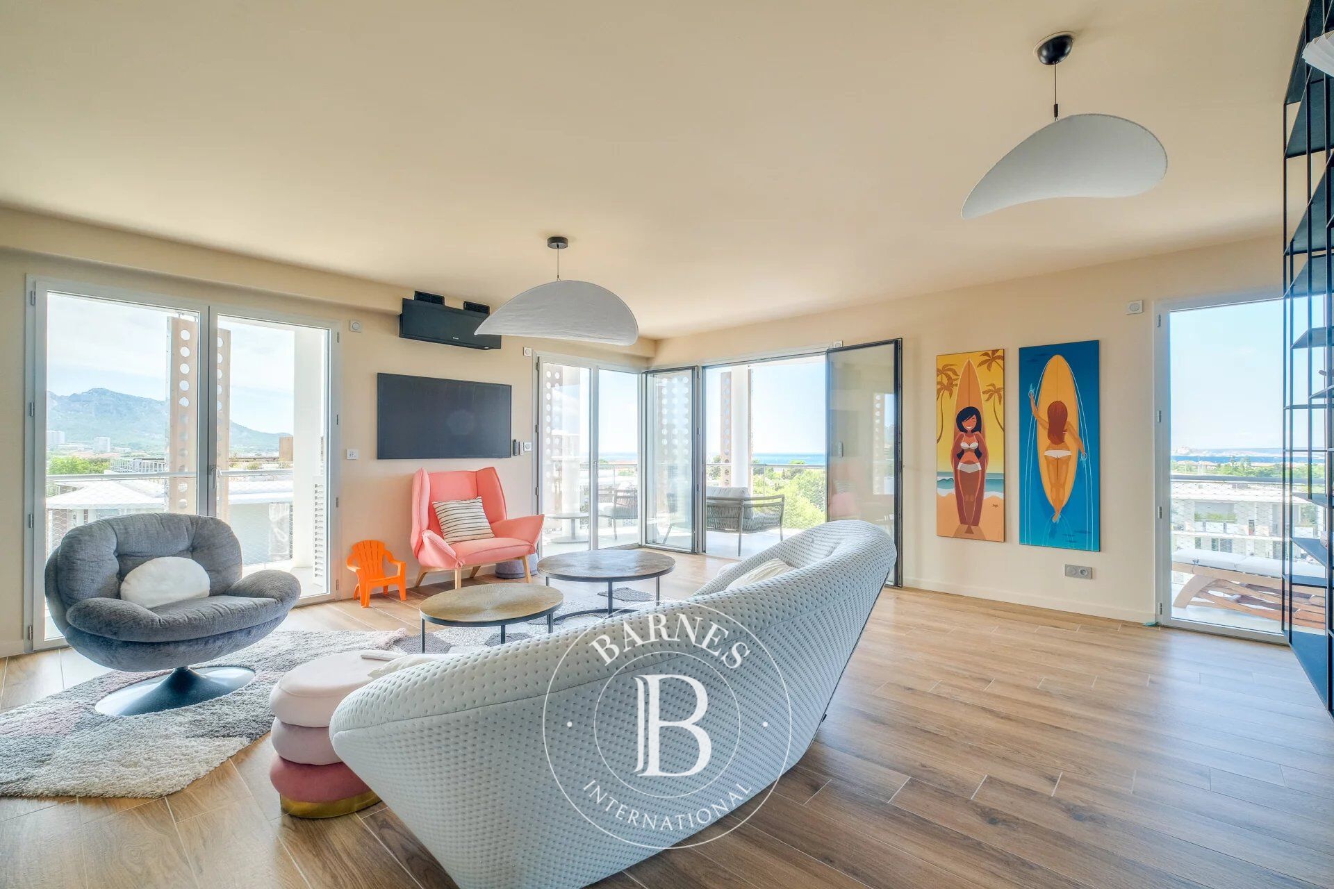 Furnished Rental – Sainte-Anne – Apartment with Panoramic Sea & City Views – 3 Bedrooms – Shared Rooftop Pool – Double Garage - picture 2