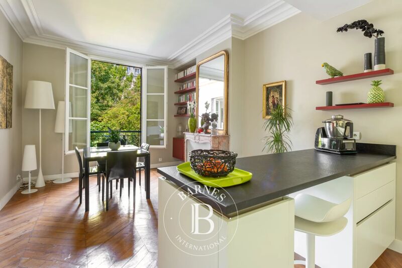 Sold, Apartment Paris 18ème - picture 2