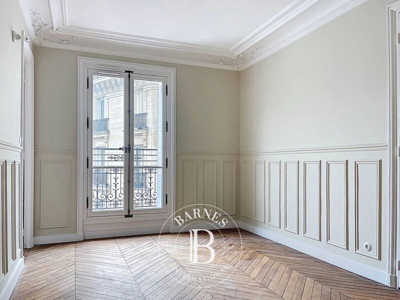 Rented, Apartment Paris 18ème - picture 2