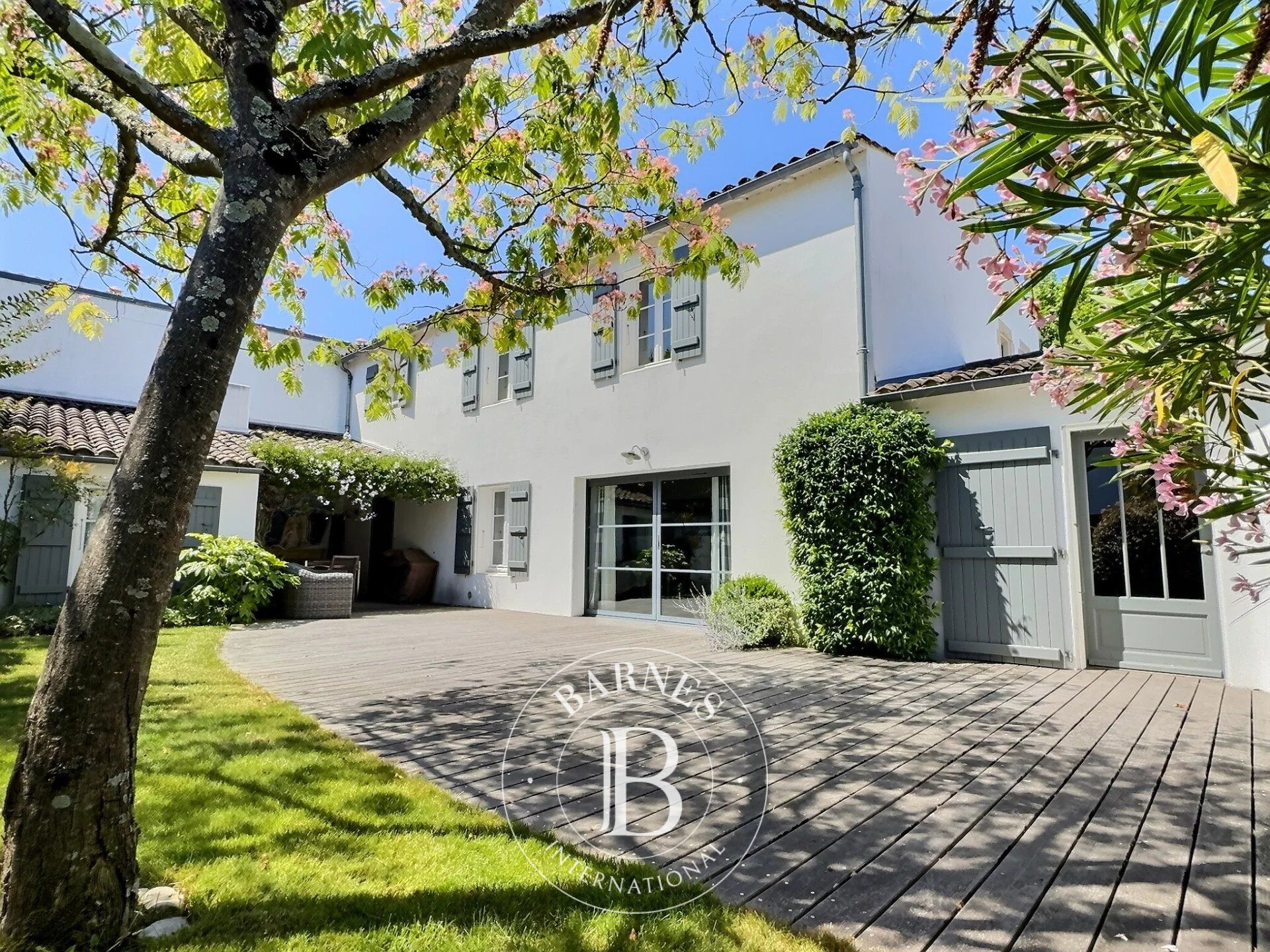 EXCLUSIVITÉ - ILE DE RÉ - LA FLOTTE - MAISON À VENDRE - picture 1