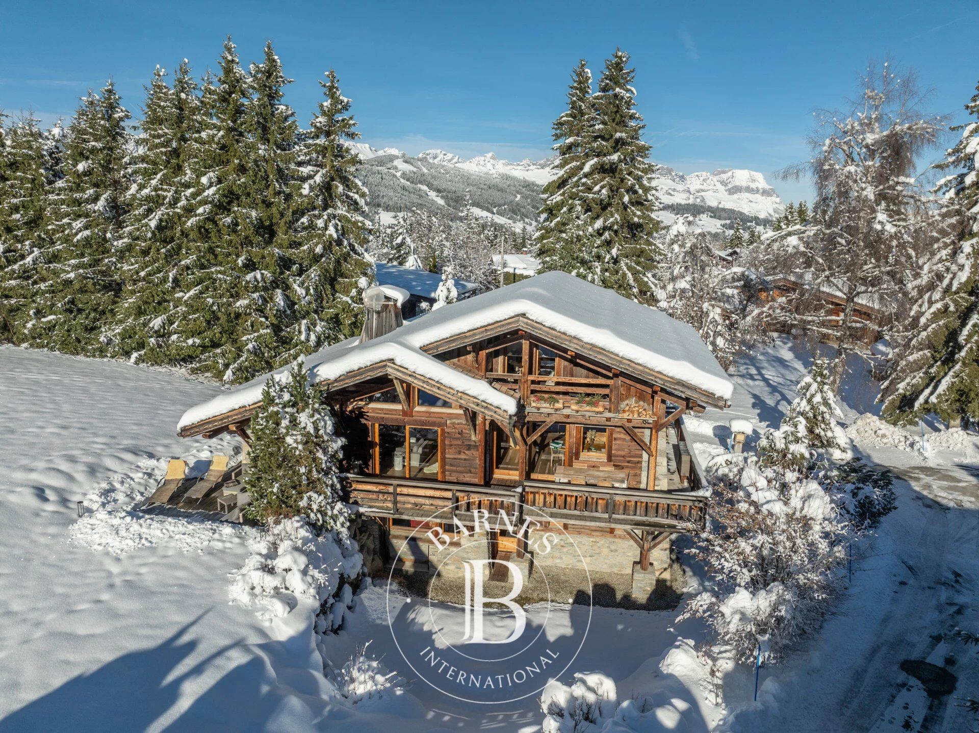 MEGEVE - MONT D'ARBOIS - CHALET DE CHARME PROCHE PISTES ET LAC DE JAVEN - picture 2