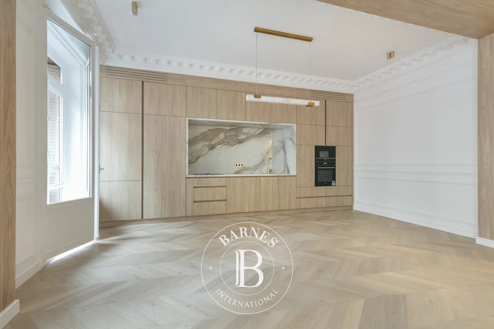 Paris 8è - George V - Appartement luxueusement rénové - 2 chambres - picture 3