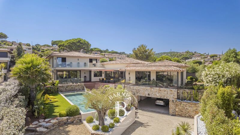 LOCATION SAISONNIÈRE - SAINTE-MAXIME - VILLA  MODERNE VUE MER - 5 CHAMBRES - PISCINE