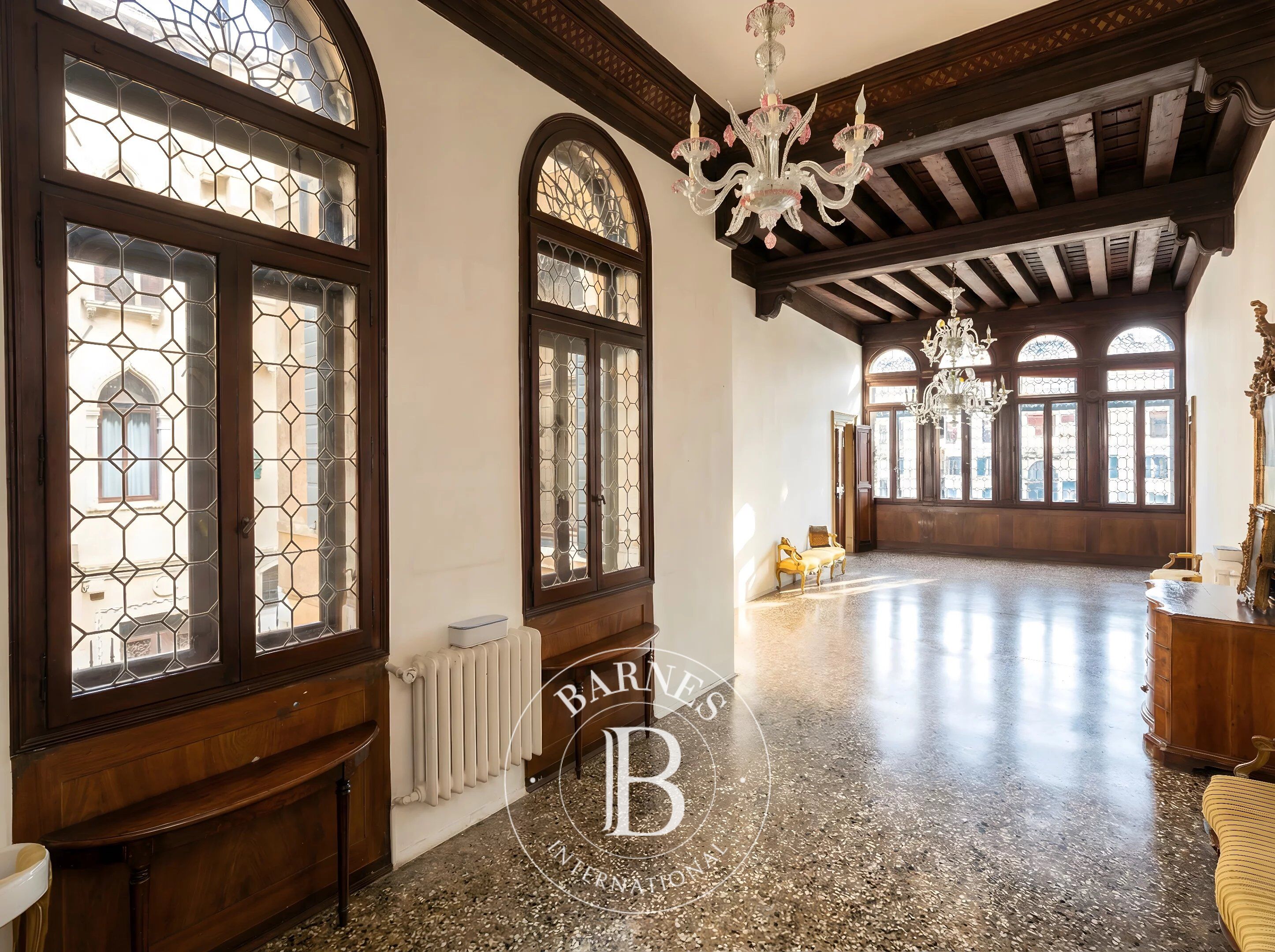 Venice San Polo: Prestigious Piano Nobile on the Grand Canal - picture 3