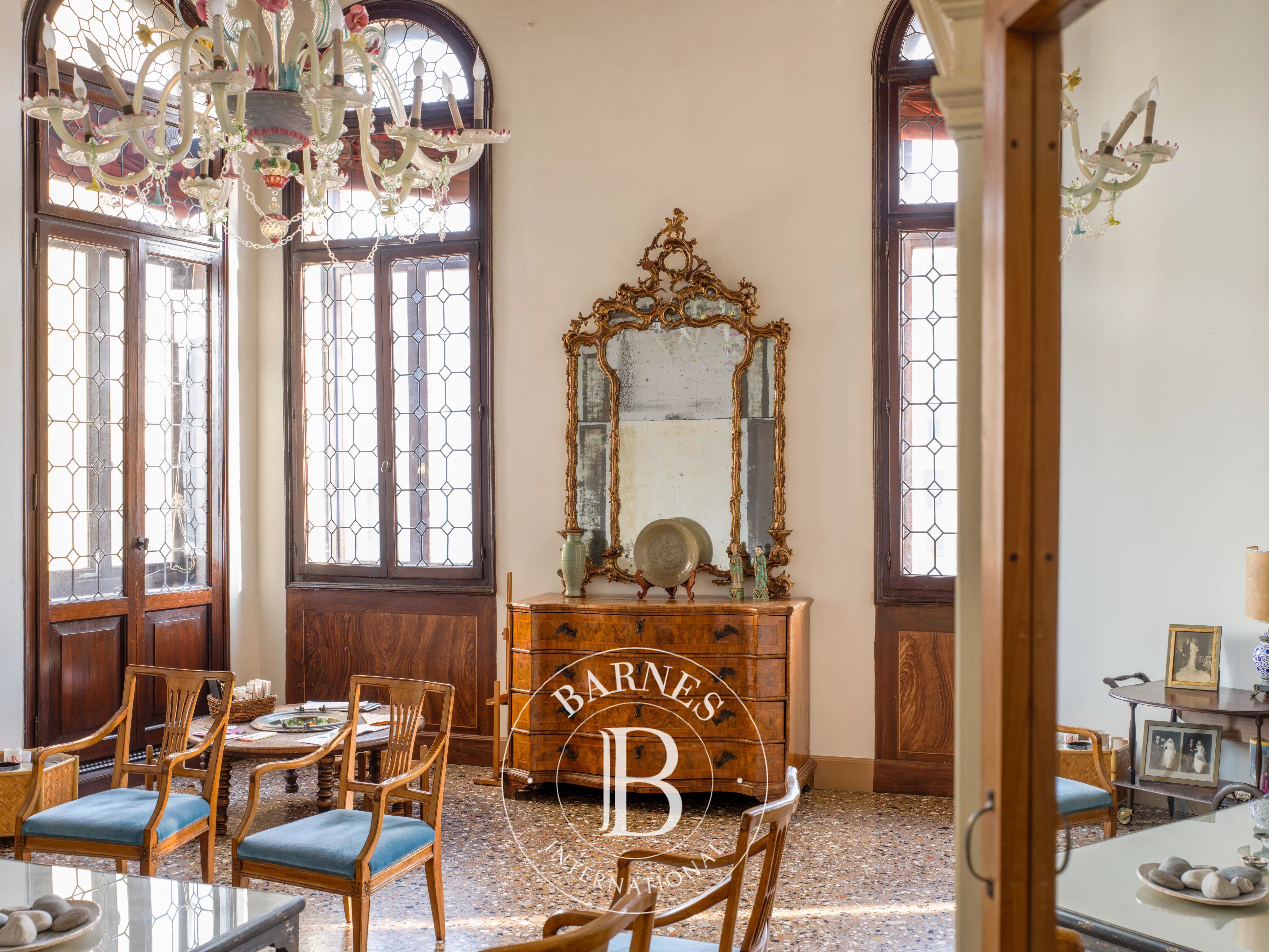 Venice San Polo: Prestigious Piano Nobile on the Grand Canal - picture 1