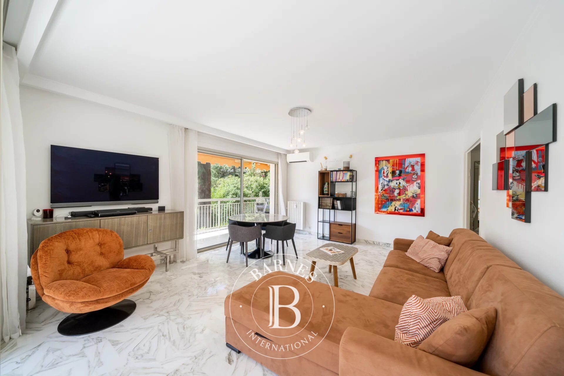 CANNES BASSE CALIFORNIE – 2-BEDROOM APARTMENT – SECURED RESIDENCE - picture 2