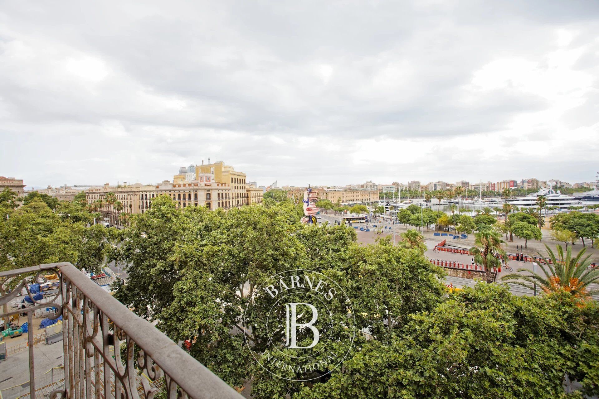 Ático de excepción con vistas panorámicas al Puerto de Barcelona - picture 3